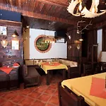 Zlaten Family Hotel- Monument Of Cultural Significance Hotell Rozhen