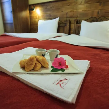 Zlaten Family Hotel- Monument Of Cultural Significance 酒店 Rozhen