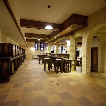 Хотел Zlaten Family Hotel- Monument Of Cultural Significance Рожен