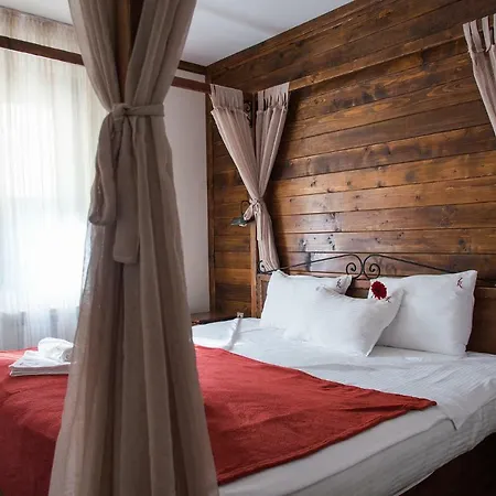 Zlaten Family Hotel- Monument Of Cultural Significance 3*